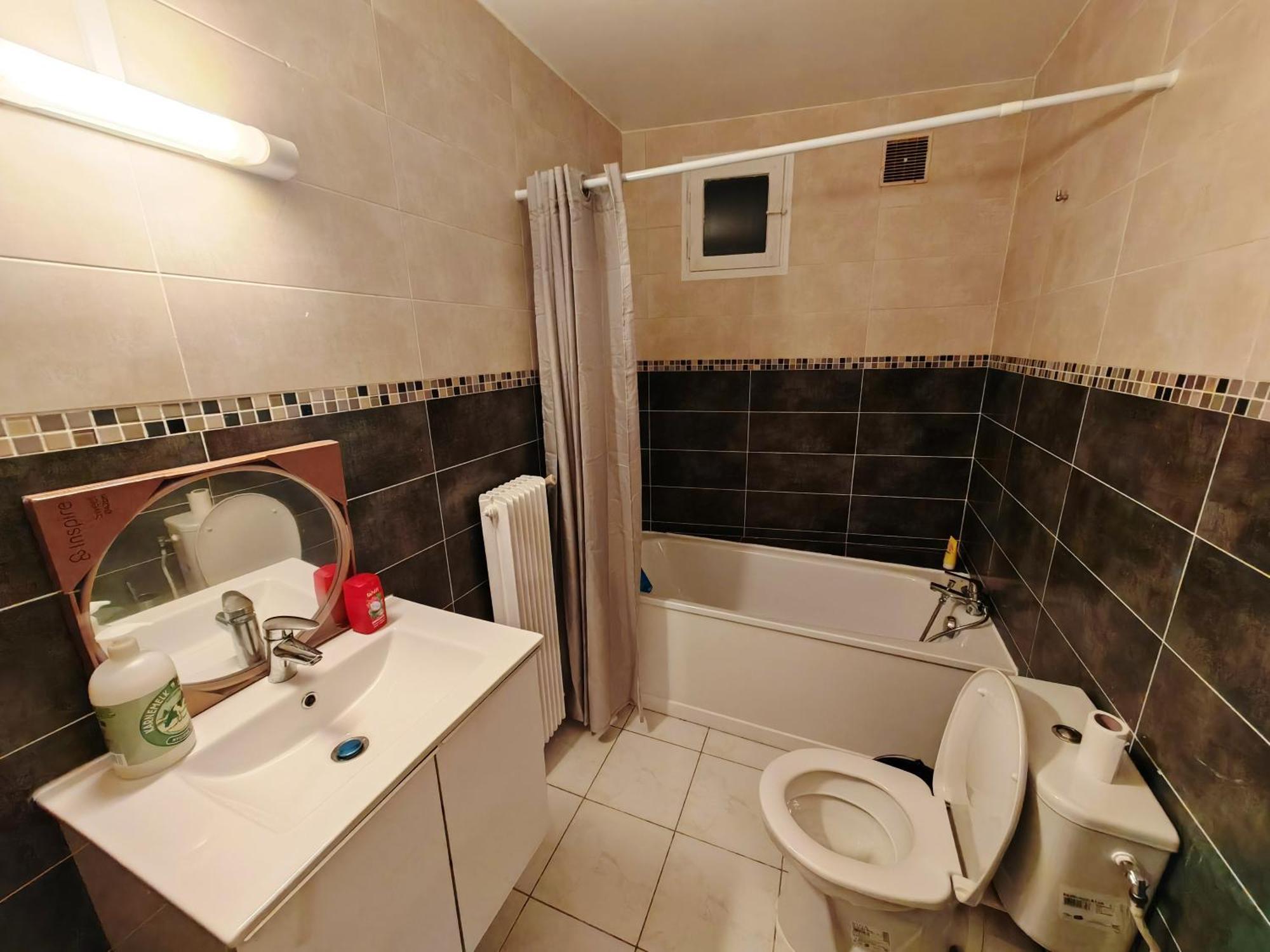 Apartamento F1 Equipe Avec Ascenseur, Parking Et Pres Des Transports Argenteuil Exterior foto