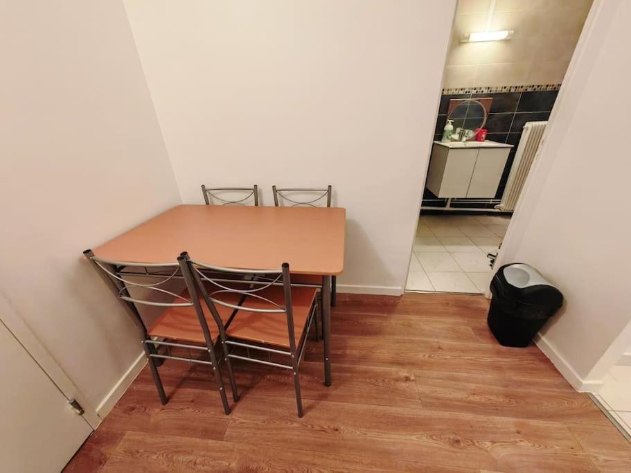 Apartamento F1 Equipe Avec Ascenseur, Parking Et Pres Des Transports Argenteuil Exterior foto