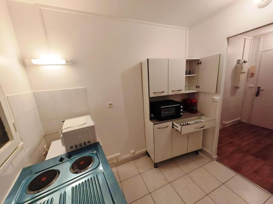Apartamento F1 Equipe Avec Ascenseur, Parking Et Pres Des Transports Argenteuil Exterior foto