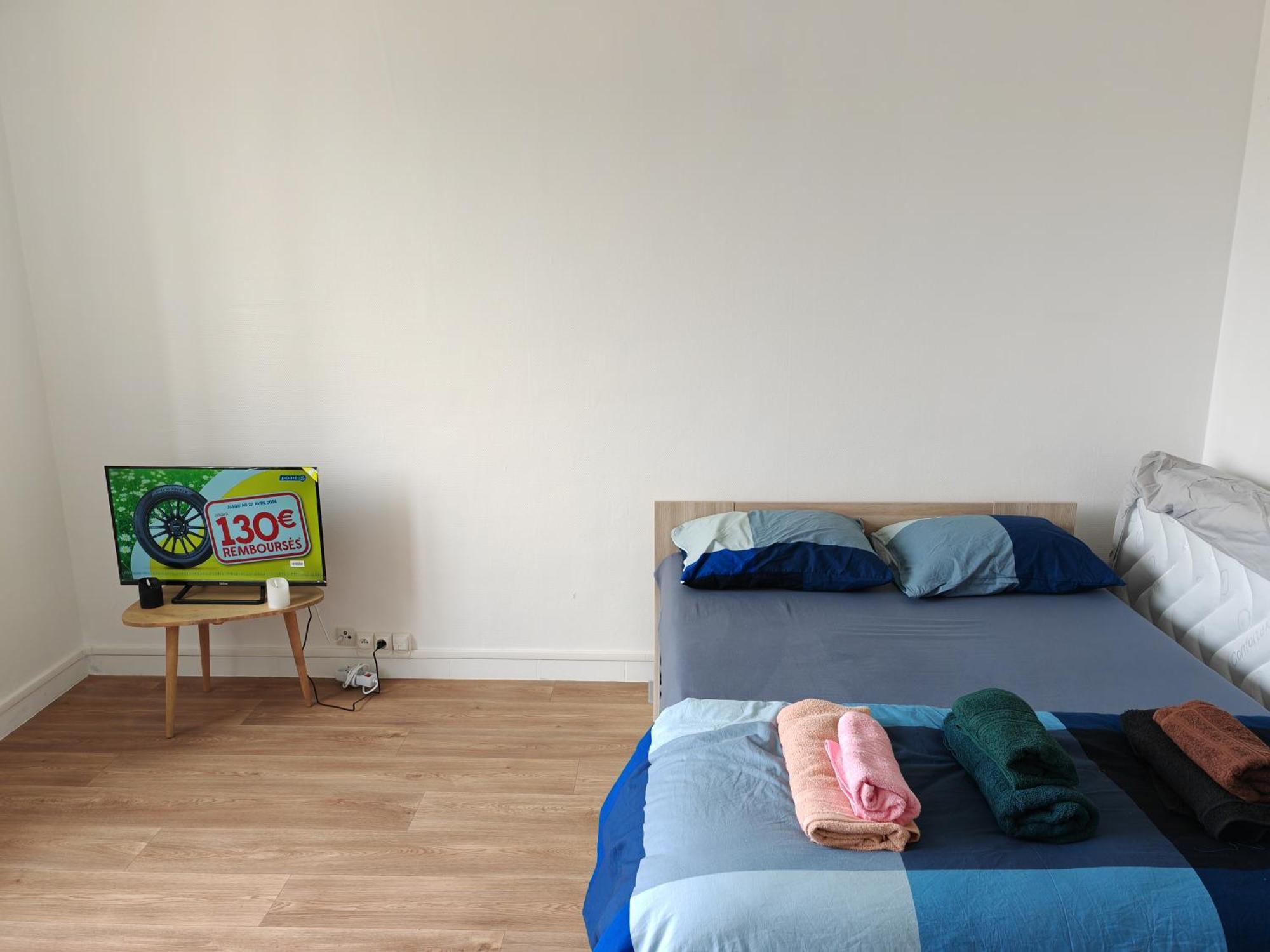 Apartamento F1 Equipe Avec Ascenseur, Parking Et Pres Des Transports Argenteuil Exterior foto